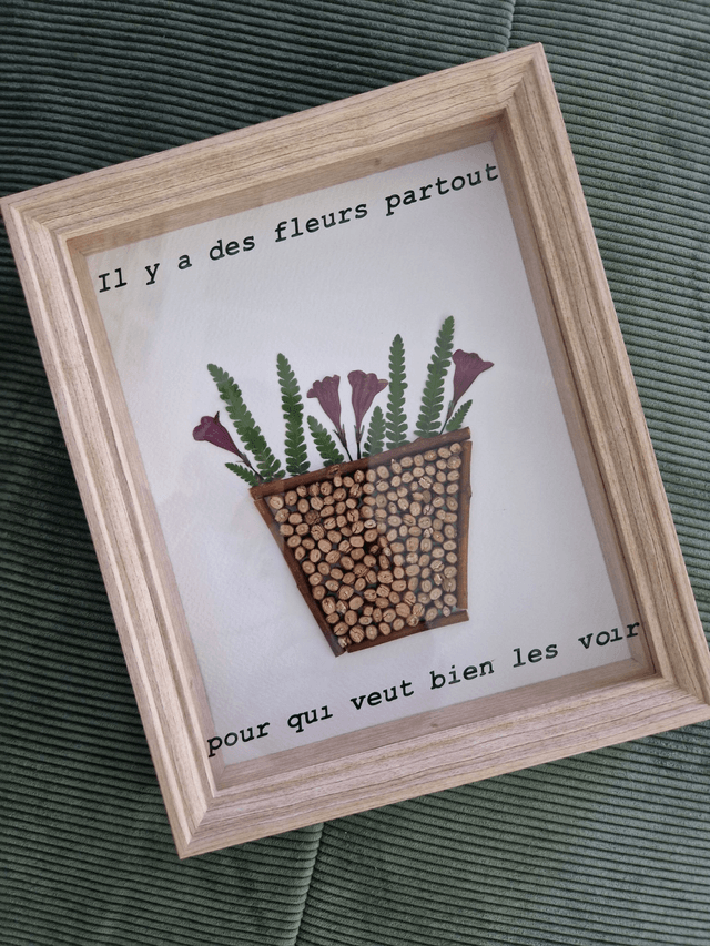 Herbier encadré 3D, fleurs pressées et bois 