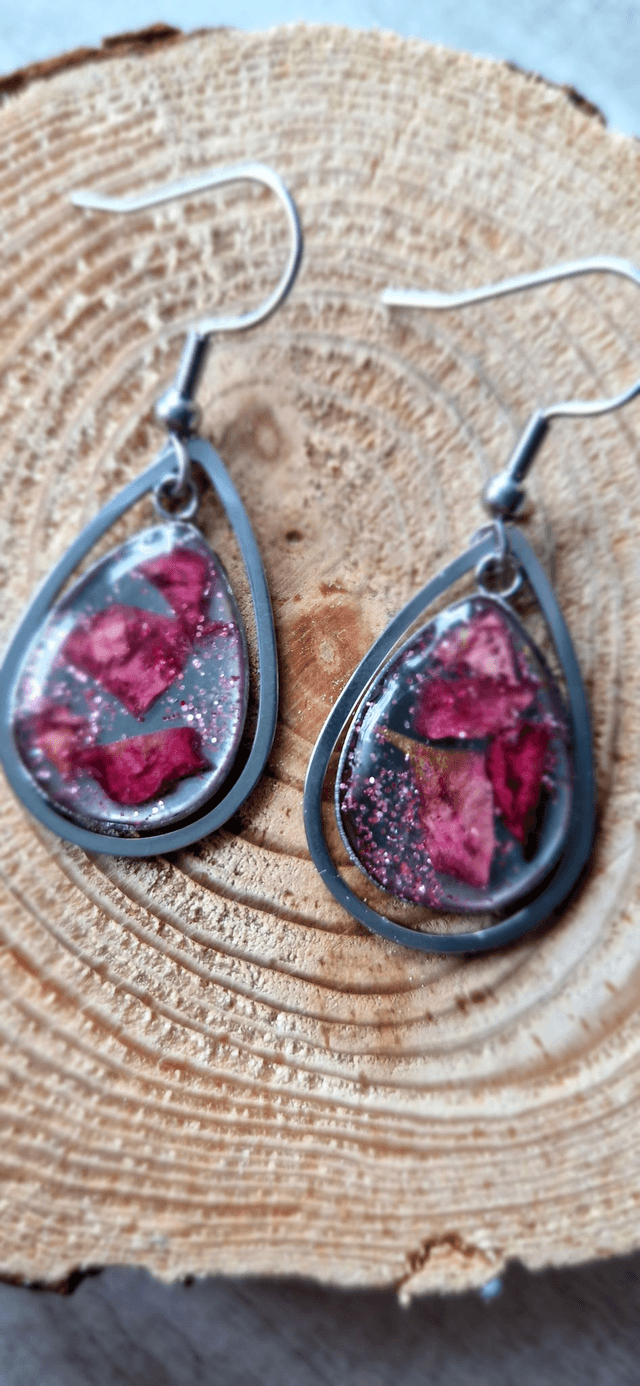 Boucles d&#039;oreilles pendantes &quot;Pétales de Rose&quot;